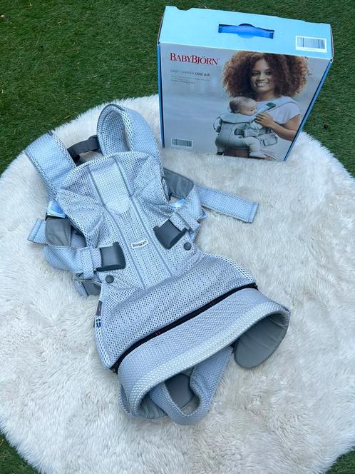 BabyBjörn Draagzak One Air – Silver Mesh, Kinderen en Baby's, Babydragers en Draagdoeken, Zo goed als nieuw, Draagzak, Rug, Ophalen of Verzenden