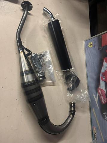 Nieuwe artek uitlaat met prop derbi gpr 50/70 carbon demper beschikbaar voor biedingen