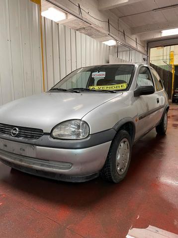 OPEL CORSA B EXPORT OU MARCHAND  disponible aux enchères