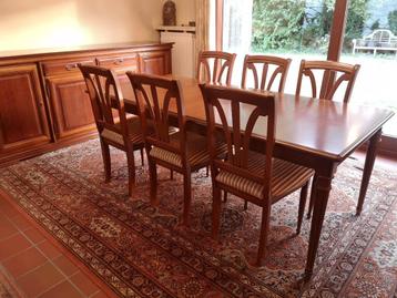 Set van meubels in massief kerselaar hout beschikbaar voor biedingen