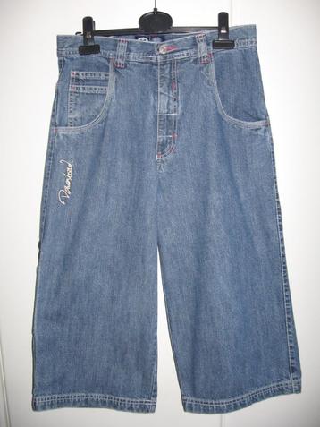 Jeansbermuda met rode stiksels, 164 beschikbaar voor biedingen