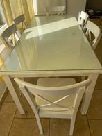 Jolie table de cuisine IKEA avec une verre par-dessus, Enlèvement, Verre