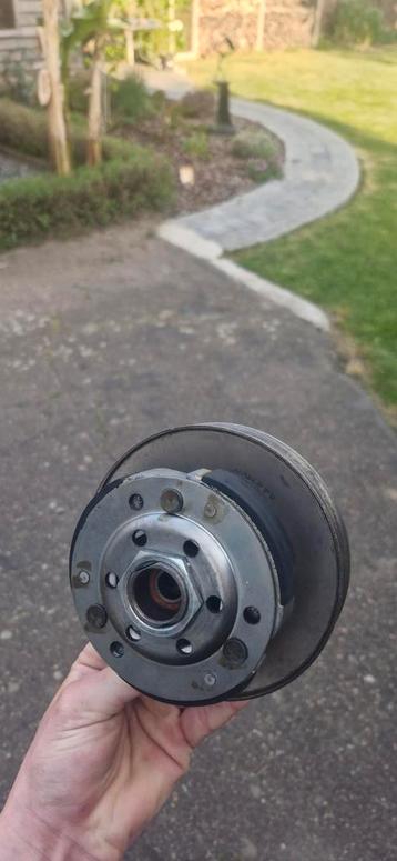 Volledige koppeling + achterpoulie piaggio  beschikbaar voor biedingen