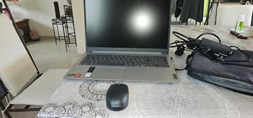 LENOVO-LAPTOP VALT NOG STEEDS ONDER DE GARANTIE beschikbaar voor biedingen