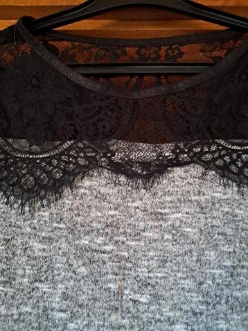 pull dame très doux avec dentelle taille M beschikbaar voor biedingen