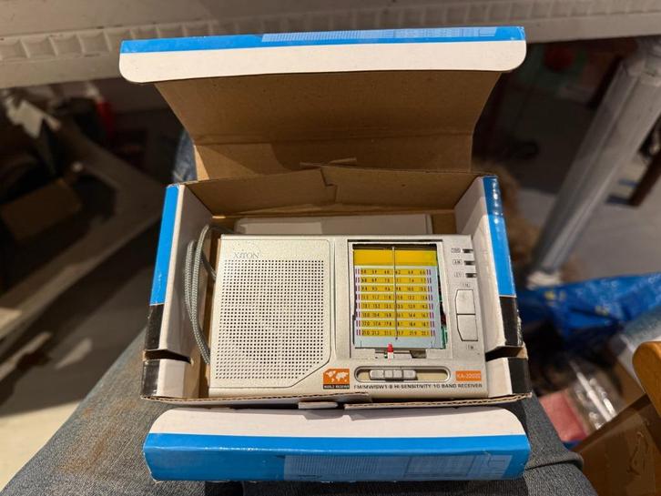 Vintage en nieuwe Xiron zakradio, met gebruikershandleiding, Antiek en Kunst, Curiosa en Brocante, Ophalen