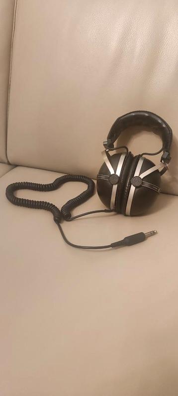 Aangeboden; Pioneer headphones SE-305 (VINTAGE)  beschikbaar voor biedingen