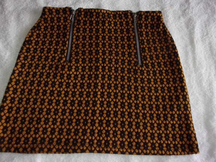 Mooi winter rokje. Maat 134-140, Kinderen en Baby's, Kinderkleding | Maat 134, Zo goed als nieuw, Meisje, Jurk of Rok, Ophalen of Verzenden