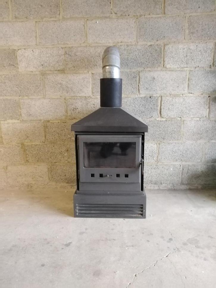petit poele à bois avec briques refractaires., Maison & Meubles, Poêles, Comme neuf, Autoportant, Poêle à bois, Bois, Enlèvement