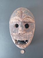 Masque africain Boa, Verzenden