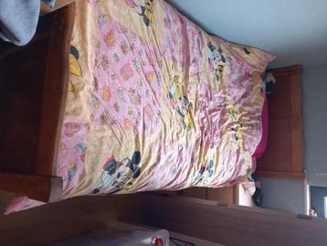 Bed + lattenbodem + matras beschikbaar voor biedingen