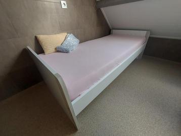 babykamer in nieuwstaat beschikbaar voor biedingen