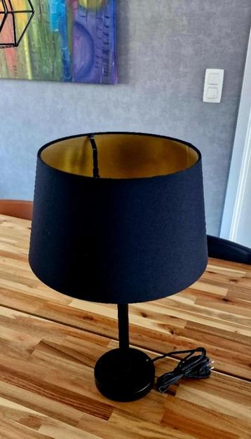 Klassieke tafellamp zwart met zwart/goude kap beschikbaar voor biedingen