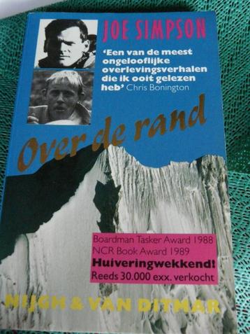 Boek waar gebeurd verhaal " Over de Rand" Joe Simpson  beschikbaar voor biedingen