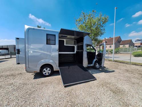 Paardencamionette rijbewijs B te huur, Dieren en Toebehoren, Paarden en Pony's | Trailers en Aanhangwagens, Nieuw, Overige typen
