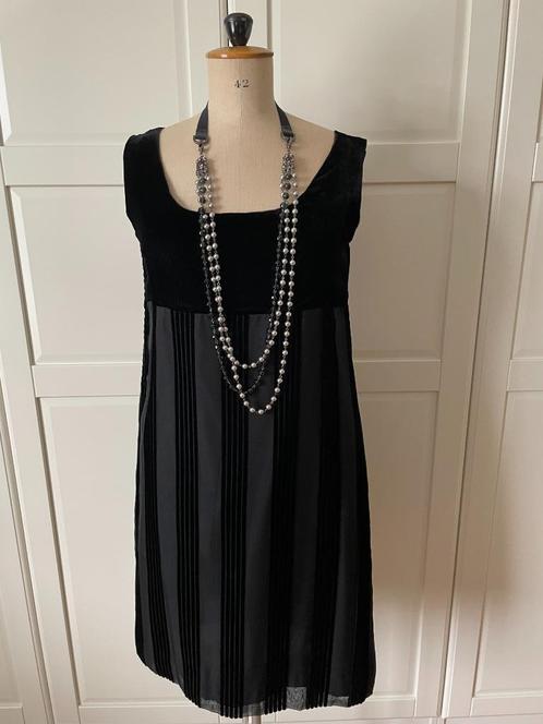 Little Black DressLittle Black Dress (vintage) 38/40, Kleding | Dames, Jurken, Zo goed als nieuw, Maat 38/40 (M), Zwart, Knielengte