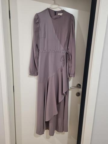 Feestkleed  beschikbaar voor biedingen