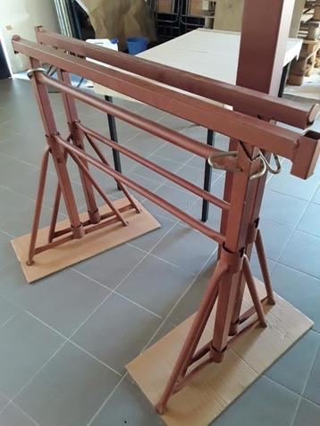 Bouwschragen rood breed 120cm max hoogte 175 cm prima staat beschikbaar voor biedingen