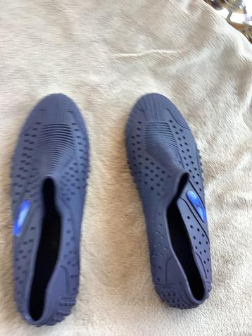 waterschoen maat 41 beschikbaar voor biedingen