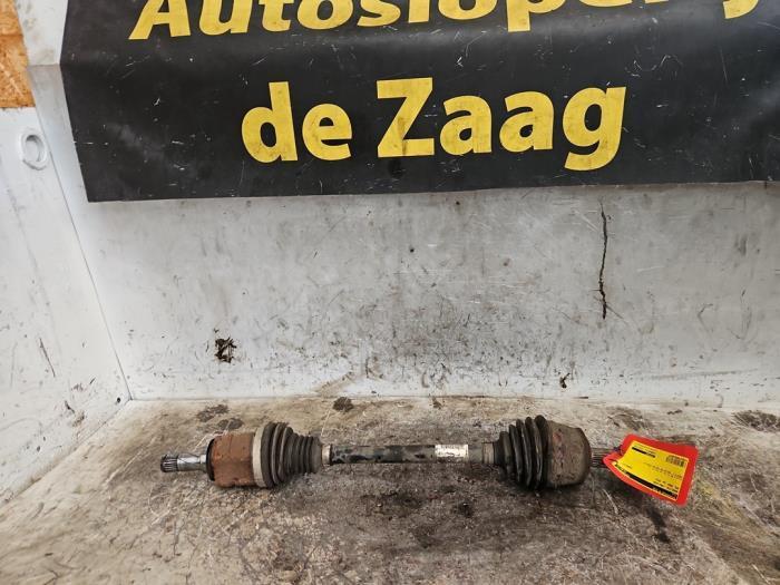 Aandrijfas links-voor van een Opel Corsa, Auto-onderdelen, Remmen en Aandrijving, Opel, Gebruikt, 3 maanden garantie, Ophalen of Verzenden