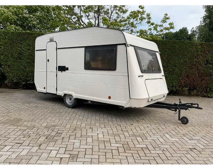 caravan Knaus 4106, Caravans en Kamperen, Caravans, Particulier, tot en met 3, 500 - 750 kg, Knaus, Frans bed, 4 tot 5 meter, Gascomfoor