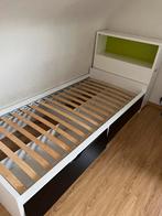 Eenpersoonsbed IKEA met beddenhoofd (met extra lade)en lades, Kinderen en Baby's, Kinderkamer | Complete kinderkamers, Ophalen