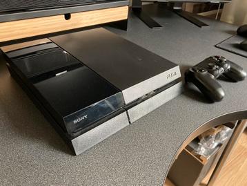 Playstation 4 (PS4) + 3 games beschikbaar voor biedingen