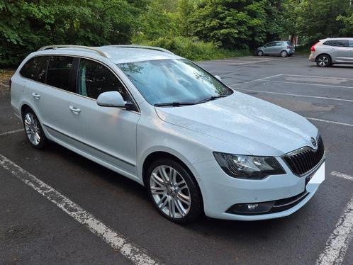 Skoda Superb Elegance combi - 4x4 - 2.0 TDI - 125 kW, Auto's, Skoda, Particulier, Superb, 4x4, ABS, Airbags, Airconditioning, Bluetooth