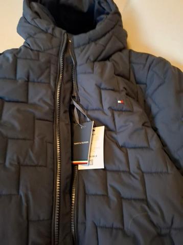 Tommy hilfiger winterjas maat 152  12 jaar. NIEUW met label beschikbaar voor biedingen