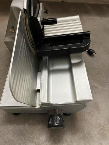 Vleesmachine te koop beschikbaar voor biedingen