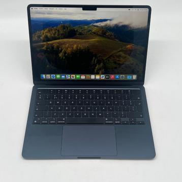 APPLE Macbook Air 13 Inch 2022 - M2 8 Core - 8GB/512GB  beschikbaar voor biedingen