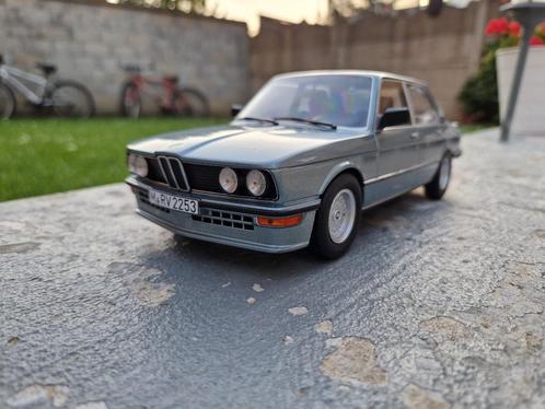 BMW M535i 1980 - Echelle 1/18 - LIMITED 500pc - PRIX : 99€, Hobby & Loisirs créatifs, Voitures miniatures | 1:18, Neuf, Voiture