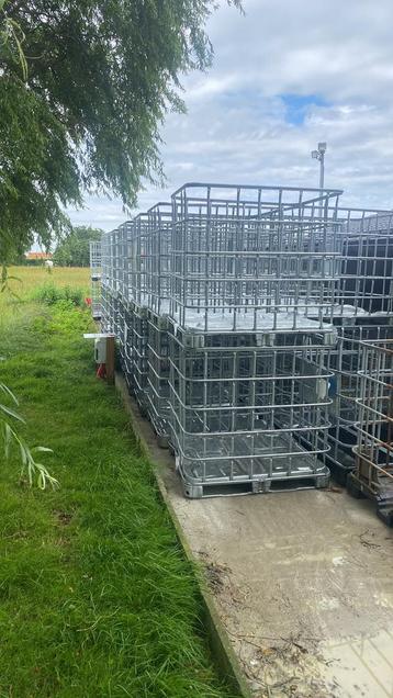 Cages IBC en métal/plastique, palettes en grandes quantités, Bricolage & Construction, Enlèvement, Comme neuf