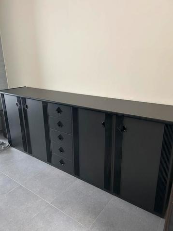 Dressoir beschikbaar voor biedingen