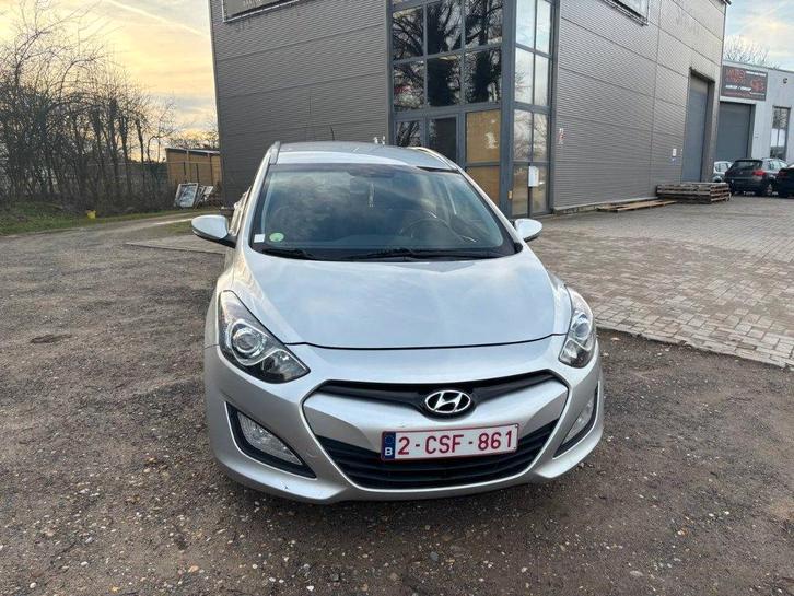 Hyundai i30 1.6 CRDi | 2013, Autos, Hyundai, Particulier, i30, ABS, Phares directionnels, Régulateur de distance, Airbags, Air conditionné