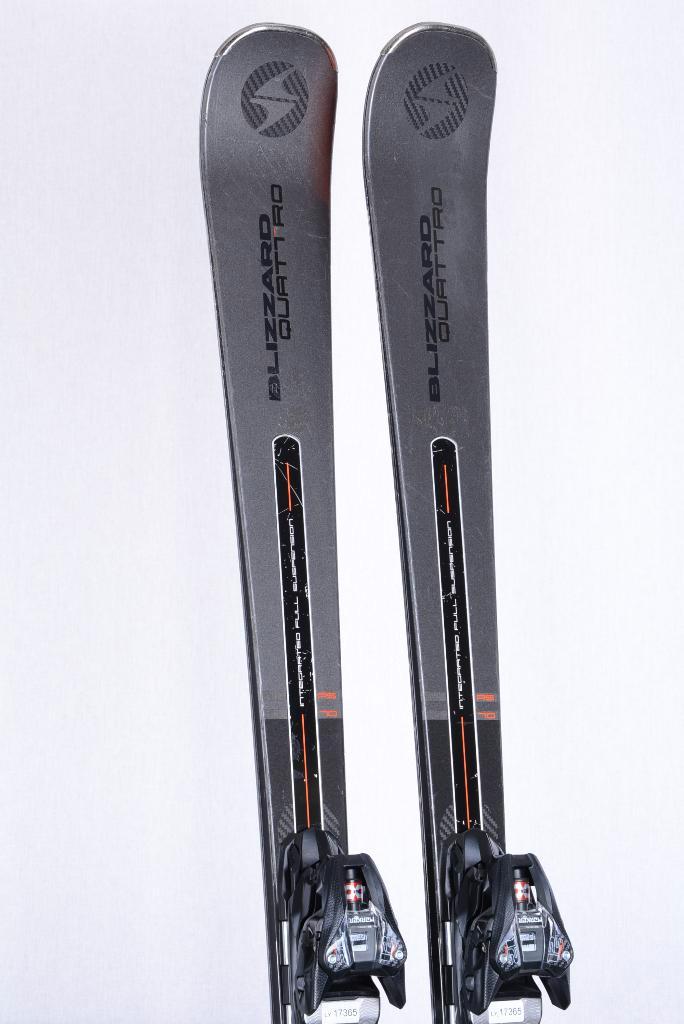 160 skis BLIZZARD QUATTRO RS 70, Sports & Fitness, Ski & Ski de fond, Utilisé, Skis, Carving, 160 à 180 cm, Envoi