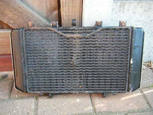 Kawasaki Z750 radiateur model 2003 tot 2006 niet erg mooi, Motoren, Onderdelen | Kawasaki, Gebruikt, Ophalen of Verzenden