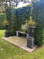 2 gietijzeren vazen, Tuin en Terras, Tuinvazen, Ophalen, Zo goed als nieuw
