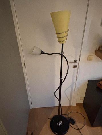 Moderne staanlamp met dimfunctie beschikbaar voor biedingen