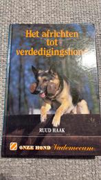 Het africhten tot verdedigingshond, Ophalen of Verzenden, Zo goed als nieuw