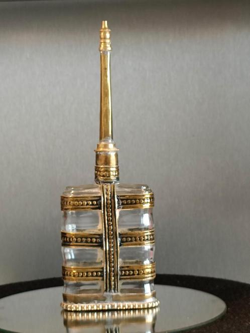 Ancien 1900/ 40 flacon de parfum en verre et laiton., Antiquités & Art, Antiquités | Verre & Cristal, Enlèvement ou Envoi
