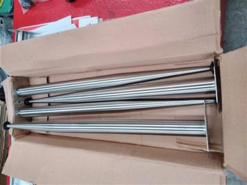 Nieuwe metalen tafelpoten beschikbaar voor biedingen