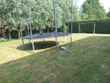 Trampoline beschikbaar voor biedingen