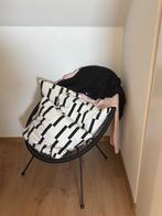 Zwarte metalen draadstoel – designmodel YGO, Ophalen, Eenpersoons, Hoekbank, 75 tot 100 cm