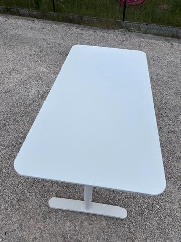 2 bureaus Ikea Bekant, Ophalen, Zo goed als nieuw, Bureau