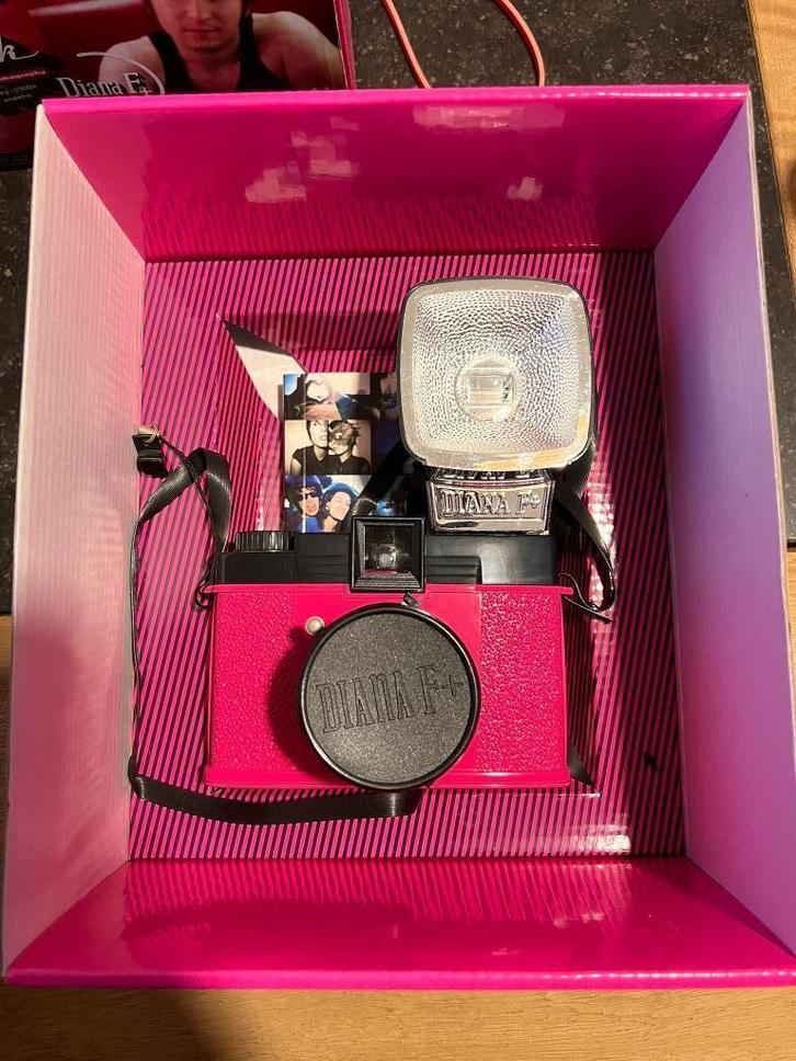 Lomography Diana F+ Mr. Pink originele doos, Audio, Tv en Foto, Fotocamera's Analoog, Zo goed als nieuw, Spiegelreflex, Overige Merken