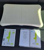 Wii fit + wii balance board met  behuizing. afspraak in bx, Ophalen of Verzenden, Zo goed als nieuw, Wii
