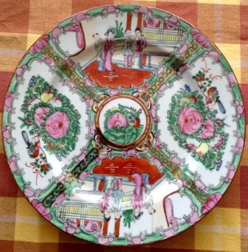 Anciennes assiettes en porcelaine Chine Japon beschikbaar voor biedingen