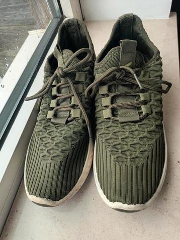 Groene sneakers VTY beschikbaar voor biedingen