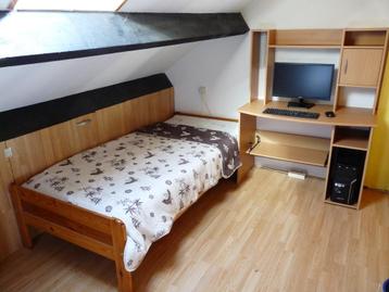 Houten eenpersoonsbed beschikbaar voor biedingen